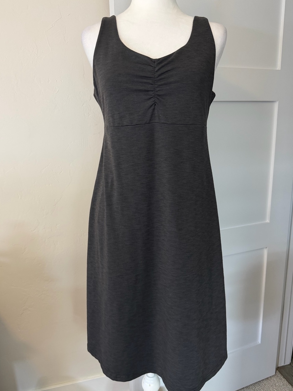 Kühl Mova Aktiv Dress Charcoal Gray Sleeveless Midi Dress